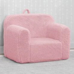 Delta Children Cozee Sherpa Chair For Kids 23 Delta Children Cozee Sherpa Chair For Kids -Delta Children 208224 5032 CPD Sherpa Chair pink lifestyle 103