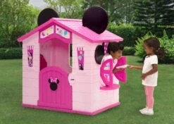 Delta Children Minnie Mouse Plastic Indoor/Outdoor Playhouse With Easy Assembly
