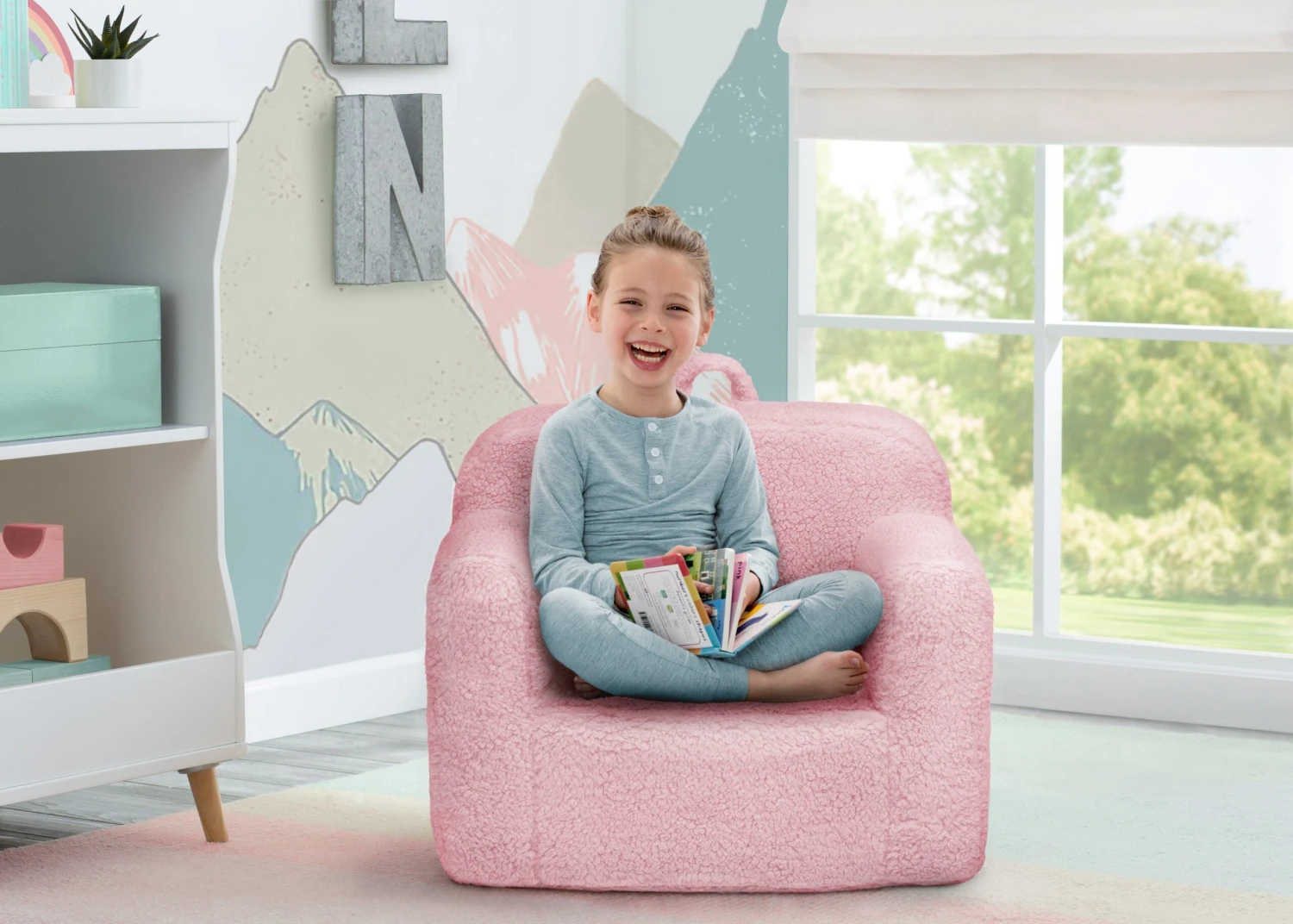 Delta Children Cozee Sherpa Chair For Kids 7 Delta Children Cozee Sherpa Chair For Kids - Image 5